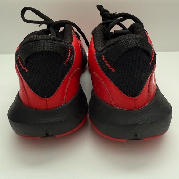 Under Armour Lockdown 6 Black Red 3025618-600 Boys Basketball Sneakers SZ 1 - Picture 2 of 9